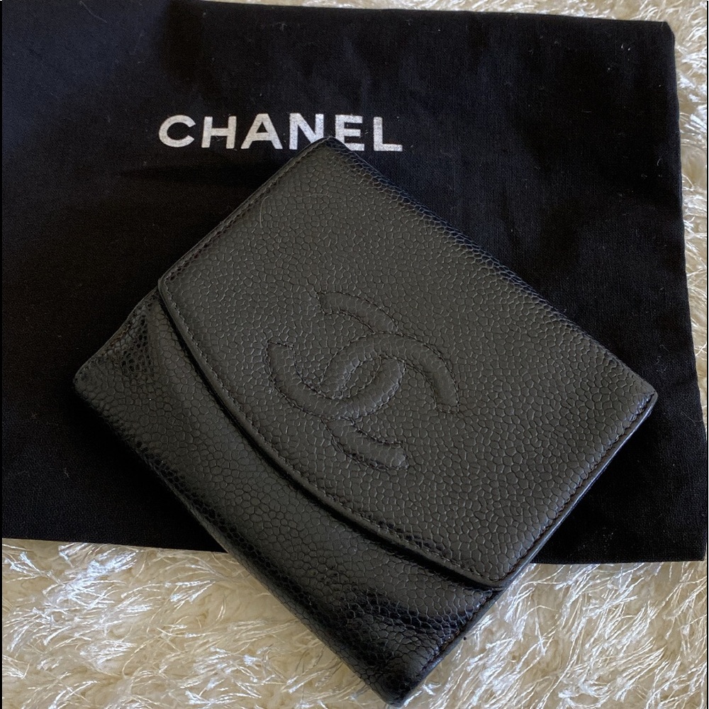 AUTHENTIC CHANEL CAVIAR SMALL WALLET